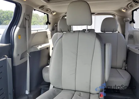 2011 Toyota Sienna Xle from USA, damaged, VIN 5TDYK3DC1BS019966